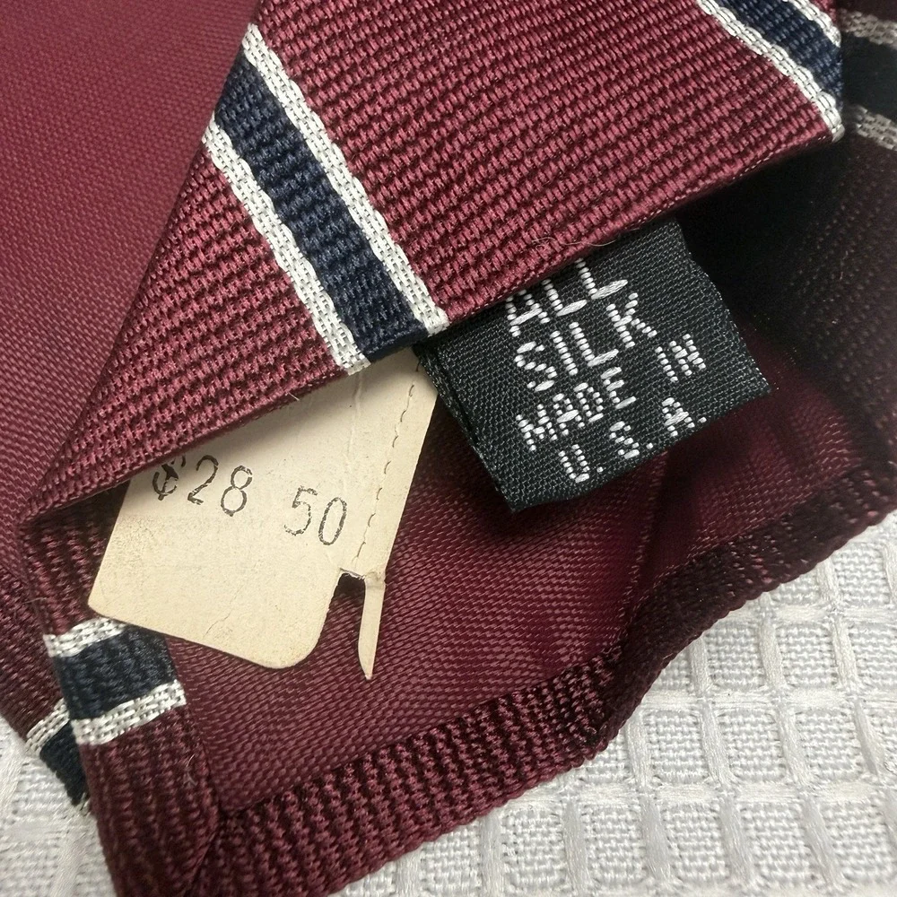 Vintage Gucci 100% Silk Diagonal Stripe Burgundy Navy Blue Necktie Old Money New